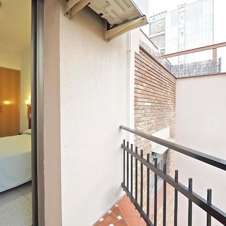 Hostal Ballestero Барселона Екстериор снимка