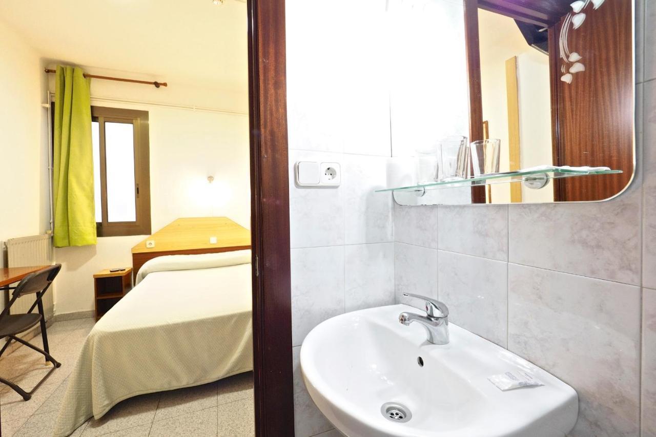 Hostal Ballestero Барселона Екстериор снимка