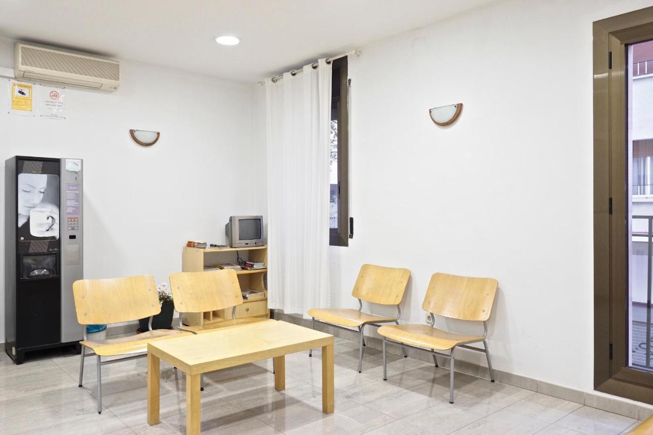 Hostal Ballestero Барселона Екстериор снимка