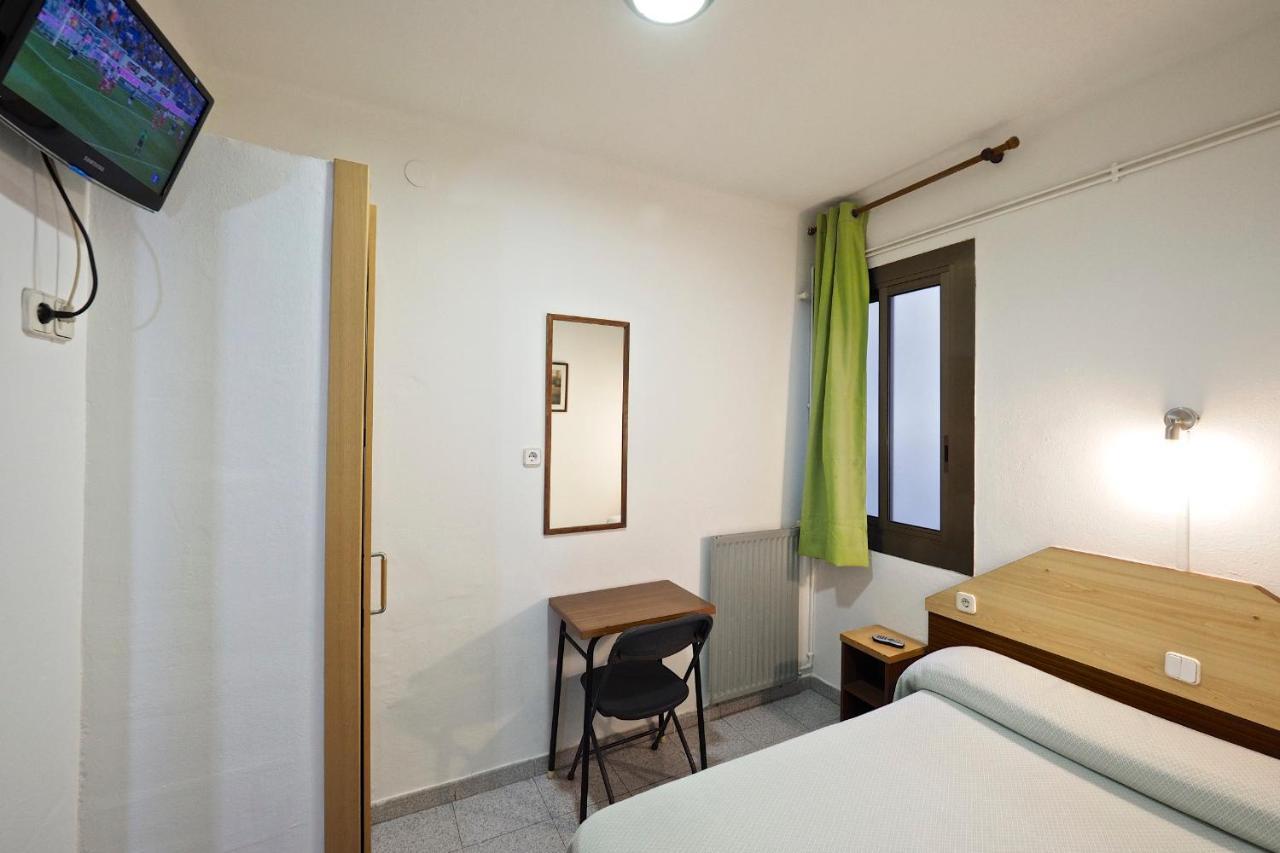 Hostal Ballestero Барселона Екстериор снимка