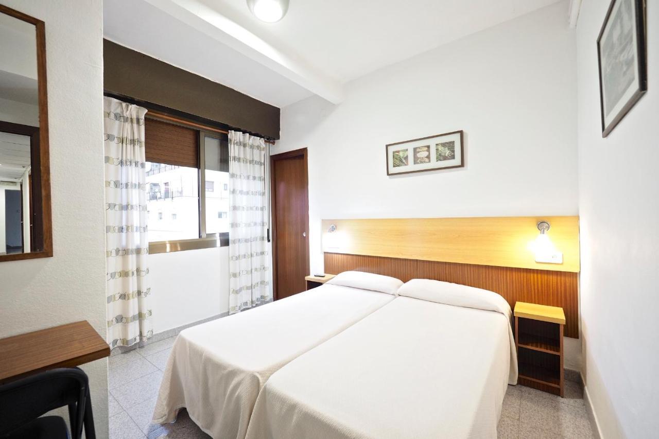 Hostal Ballestero Барселона Екстериор снимка