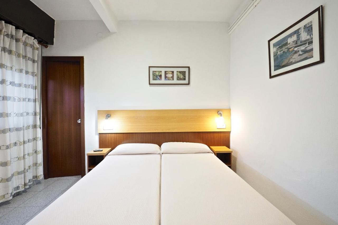 Hostal Ballestero Барселона Екстериор снимка