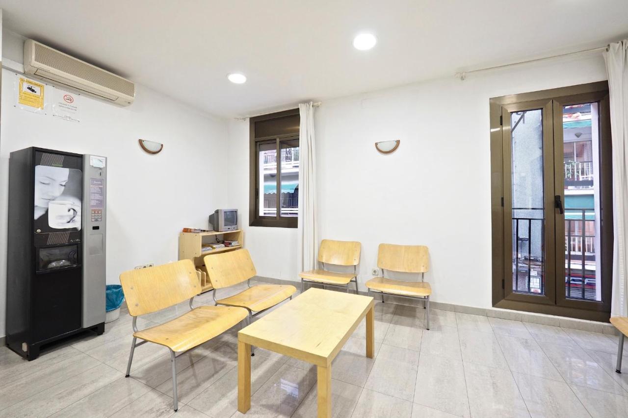 Hostal Ballestero Барселона Екстериор снимка