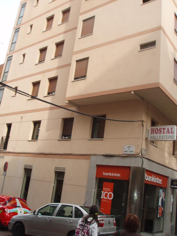 Hostal Ballestero Барселона Екстериор снимка
